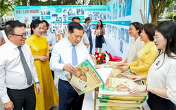 Triển lãm 'Rạng rỡ tên Người' tập hợp tư liệu quý về Bác