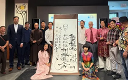 Thơ Chủ tịch Hồ Chí Minh qua nét chữ sắc màu