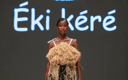 Thời trang từ sợi lá cọ raffia ở Nigieria