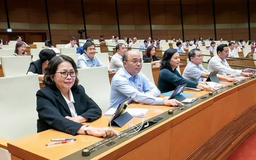 Quốc hội chính thức thông qua rút ngắn nhiệm kỳ khóa XV