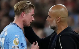 Pep Guardiola rơi nước mắt trong buổi chia tay De Bruyne
