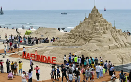 Lễ hội cát Haeundae - không gian độc đáo trên bãi biển