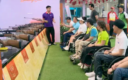 Người khuyết tật trải nghiệm môn thể thao bắn súng