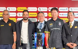 HLV Kim Sang Sik chốt số lượng cầu thủ đấu Man Utd