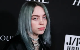 Billie Eilish tạo lịch sử tại AMAs với 7 giải thưởng