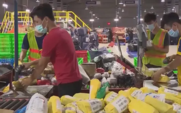 Lo ngại khi miễn thuế nhập khẩu hàng giá trị thấp
