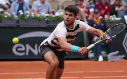 Carlos Alcaraz vào vòng 4 Roland Garros