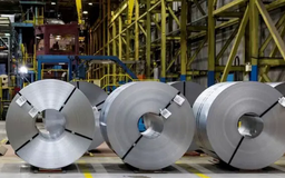 EU doạ hành động khi Mỹ tăng thuế thép lên 50%