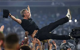 HLV Luis Enrique đi vào lịch sử