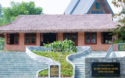 Thăm trường dạy làm báo Huỳnh Thúc Kháng