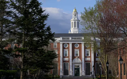 Mỹ đình chỉ nhập cảnh sinh viên nước ngoài tại Harvard