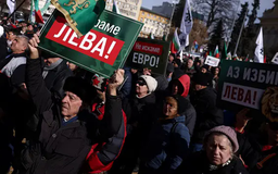 Biểu tình phản đối chuyển đổi sang đồng euro ở Bulgaria