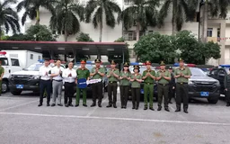Công an Hà Nội bàn giao phương tiện, thiết bị nghiệp vụ