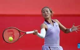 Zheng Qinwen vào bán kết Queen’s Club Championship
