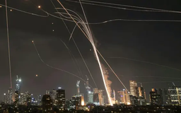 Iran phóng hàng trăm tên lửa đạn đạo vào Israel