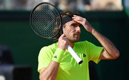 Stefanos Tsitsipas bị loại ngay vòng 2 Halle mở rộng