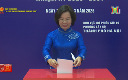 Chủ tịch Ủy ban MTTQ TP. Hà Nội bỏ phiếu bầu cử tại phường Tây Hồ