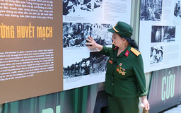 Trưng bày 'Khúc ca hoà bình' tại di tích Hỏa Lò