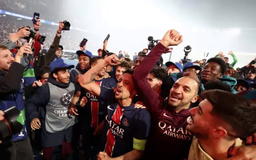 Thủ đô Paris mở hội sau chức vô địch của PSG