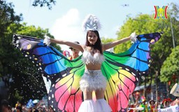 Rực rỡ sắc màu Carnaval Thu Hà Nội trên phố đi bộ