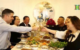 Trải nghiệm đón năm mới của người nước ngoài tại Hà Nội