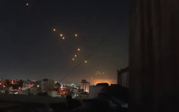 Iran phóng tên lửa vào Israel, Tel Aviv cam kết đáp trả