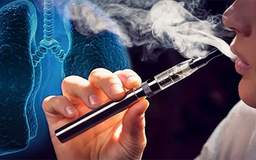 Bé trai 15 tuổi ngộ độc vì thuốc lá điện tử