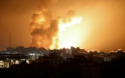 Gaza hứng chịu các cuộc không kích chưa từng có từ Israel