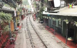 Nhịp sống bên đường ray