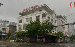 Người dân Vân Đồn đóng cửa ở yên trong nhà tránh bão