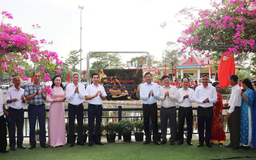 Huyện Gia Lâm gắn biển hai công trình 'Dân vận khéo'