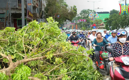 Hà Nội tắc đường nghiêm trọng do hậu quả của bão Yagi