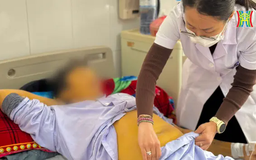 Da vàng như nghệ do tự ý dừng thuốc điều trị viêm gan B