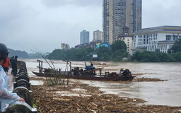 Lào Cai thông tin chính thức về 2 tàu hút trôi trên sông Hồng