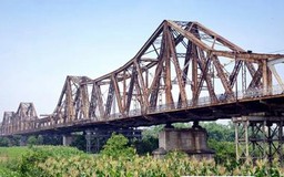 Cầu Long Biên - nơi hiện tại nối liền quá khứ