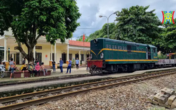 Đường sắt huy động phương tiện vận chuyển hàng cứu trợ