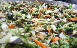 Thưởng cỗ chay ở chùa Tứ Liên