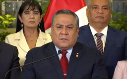 Thủ tướng Peru Gustavo Adrianzen từ chức