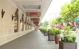 Phố Tràng Tiền sầm uất mà cổ kính