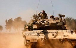 Xe tăng Israel tiến về Dải Gaza, đòn đáp trả Hamas bắt đầu