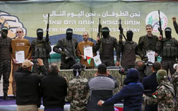 Hamas công bố danh tính ba con tin được trả tự do