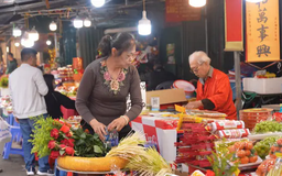 Đủng đỉnh Giêng Hai