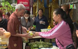 Ấm tình bữa cơm thiện nguyện của người Hà Nội