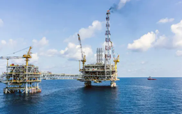 Giá dầu tăng do lo ngại eo biển Hormuz bị phong tỏa