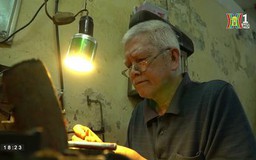 Người thợ kim hoàn thủ công hiếm hoi trong phố cổ