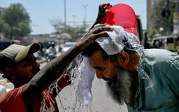 Ấn Độ, Pakistan đối mặt với nắng nóng sớm