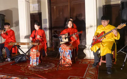 Nét dân ca trong lòng phố cổ | Hà Nội đến để yêu | 18/05/2025