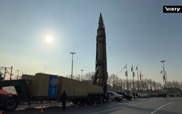 Iran cảnh báo tiến hành cuộc tấn công tên lửa vào Israel