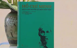Từ Italia đến Việt Nam: Chân dung Bác Hồ qua trang sách