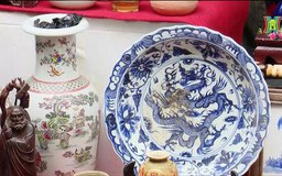 Du Xuân Hà Nội: Đi chợ Tết mua đồ cũ